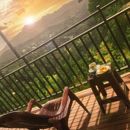 Mountain Face Inn エッラ エクステリア 写真