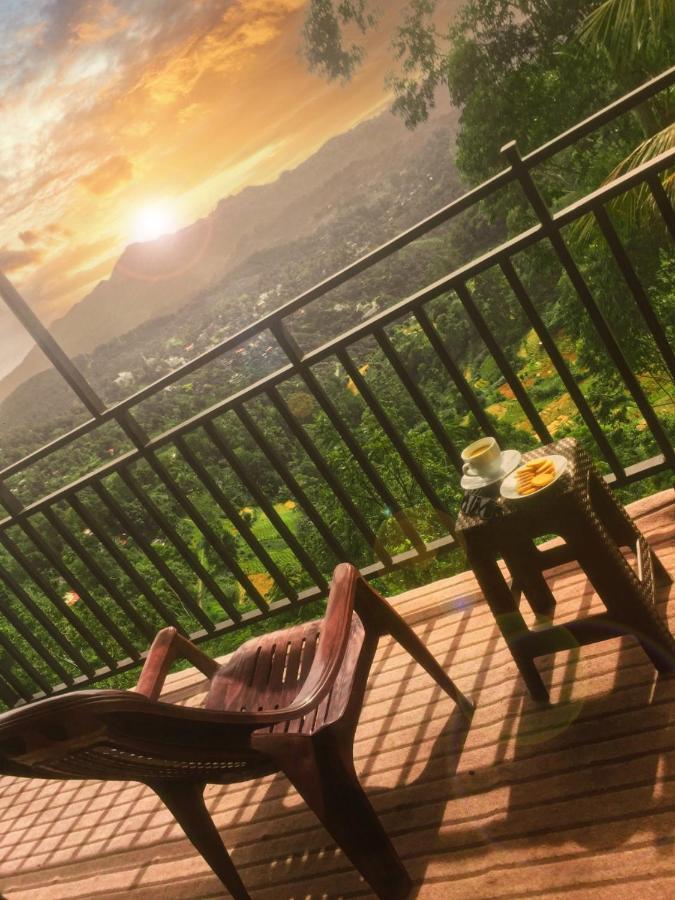 Mountain Face Inn エッラ エクステリア 写真